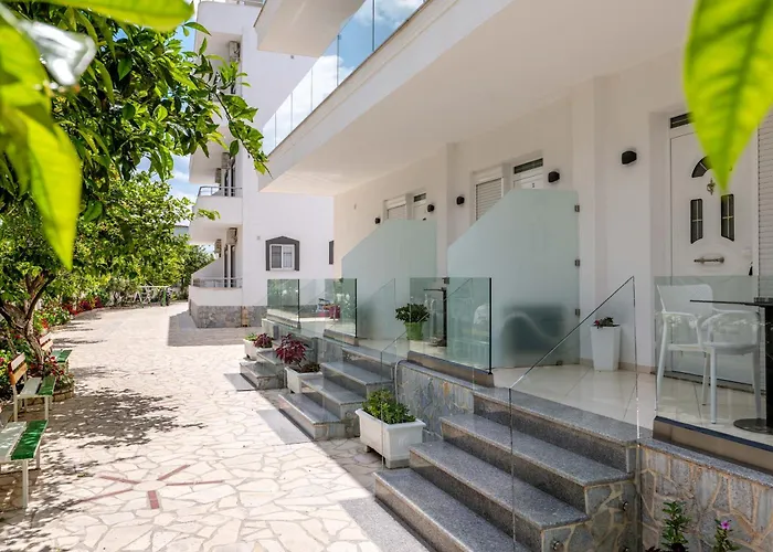 Апартаменты Margarita Ксамил